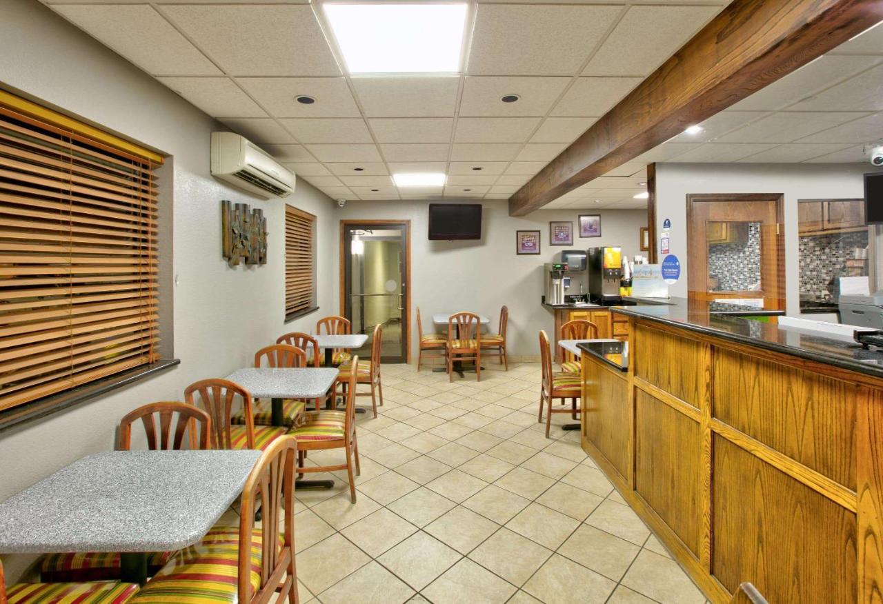 Super 8 By Wyndham Amarillo Hotel Exterior photo