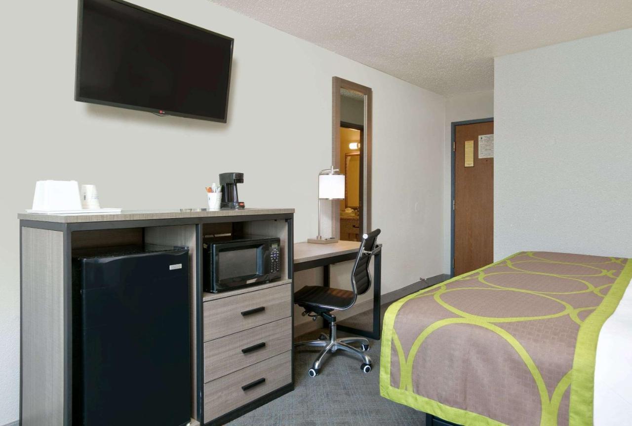 Super 8 By Wyndham Amarillo Hotel Exterior photo